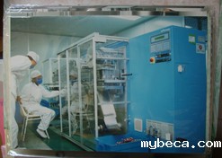 A photo taken in 1997 shows employees inspecting the operation of equipment in a cephalosporin workshop in the early days of the Jiading production base of Shanghai Shyndec Pharmaceutical Ltd, the predecessor of Shanghai Shyndec Pharmaceutical Co Ltd.