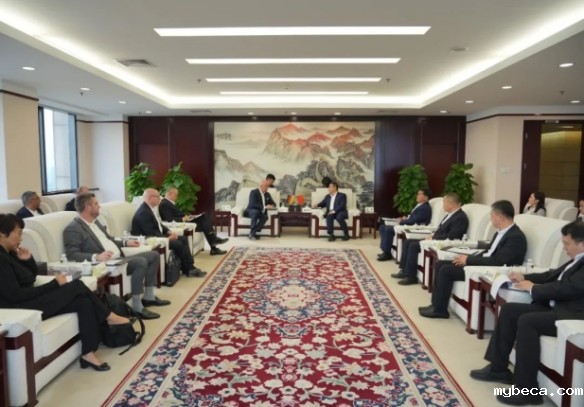 Sinopharm Chairman Bai Zhongquan meets with Fresenius Kabi CEO Pierluigi Antonelli